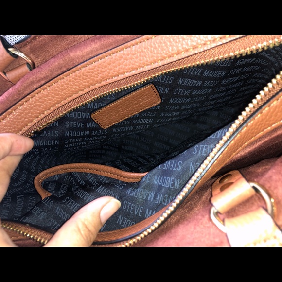 Steve Madden Brown Bag Gold Hardware - Picture 4 of 4